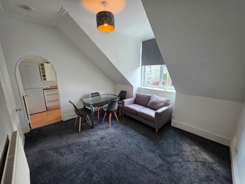 Elmfield Avenue, Old Aberdeen, Aberdeen AB24