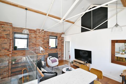 Crane Mews, Twickenham TW2
