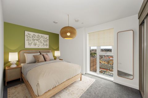 High Road, Ilford IG3, New home