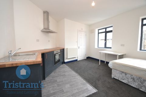 Peveril Street, Radford NG7 - More