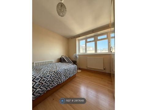 Watling Gardens, London NW2