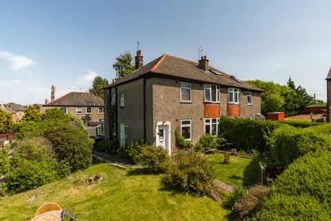 17 Broomfield Crescent, Edinburgh EH12