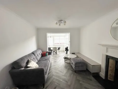 House in London, London Borough of Newham - View 5