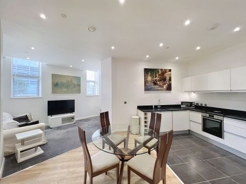 Corporation Street, The Co-Operative CV1