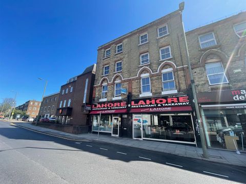 Brent Street, Hendon NW4, Studio to rent