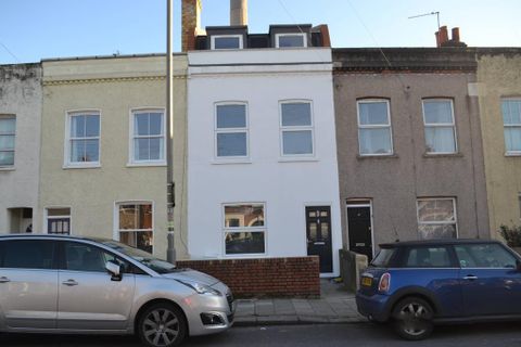 Fountain Road, Tooting, London, Greater London SW17