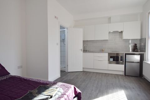 Holyhead Road, Coventry CV1, Studio to rent