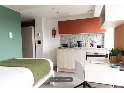John Street, Glasgow G1, Studio to rent