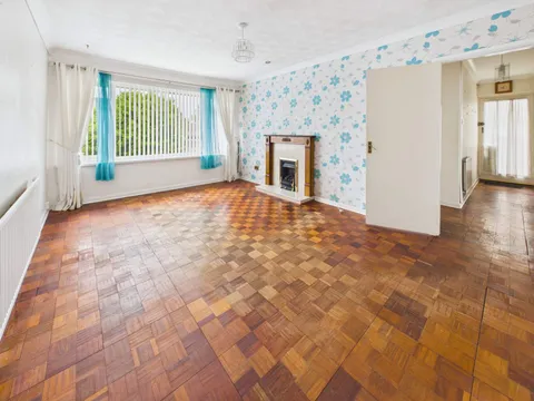 Apartment in Cardiff. CF14, Rhiwbina - View 5