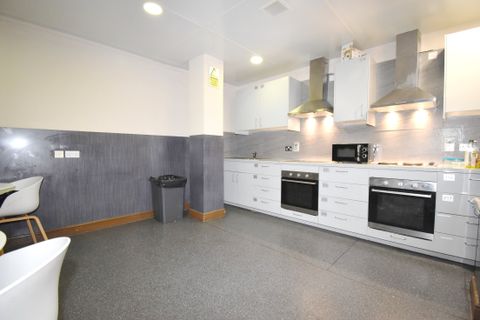 Corporation Street, Coventry CV1, Room to rent