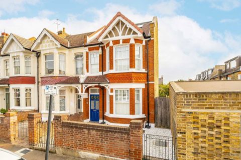 Clonmore Street, Earlsfield SW18