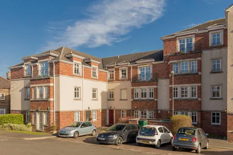 Apartment in Edinburgh, Corstorphine - View 5