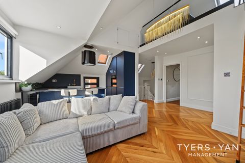 Esmond Road, London W4