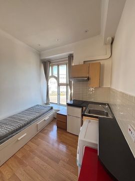 High Street, Acton W3, Studio to rent