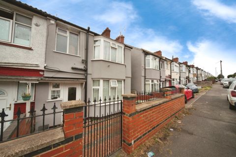 3 bed end terrace house for sale in Bradley Road, Luton LU4, £310,000 ...
