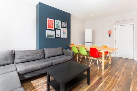 Duke Street L1, Room to rent