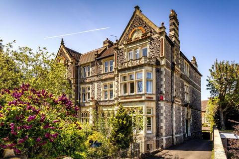 Apartment in Bristol, Westbury Park - View 2