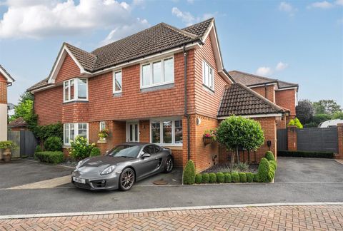 Greenacres, Lower Kingswood KT20, 4 bed detached house for sale, £ ...