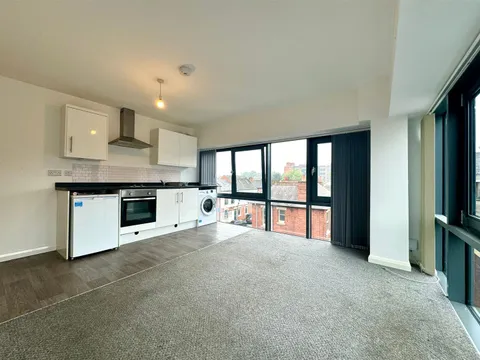 Apartment in Derby, Cathedral Quarter, New Normanton - View 5