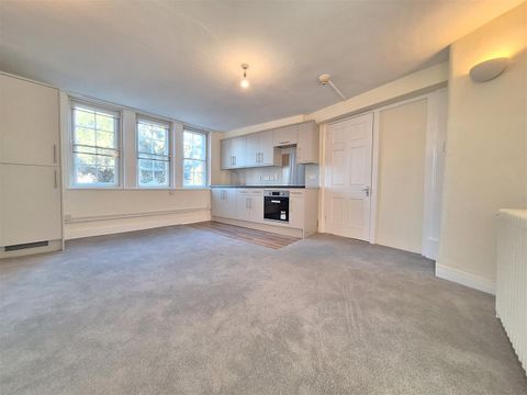 London Road, Earley, Reading RG1