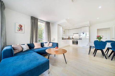 Maple Way, London SE16