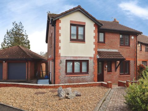 Ffordd-Y-Barcer, Cardiff CF5