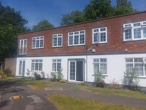 Freshmount Gardens, Epsom KT19