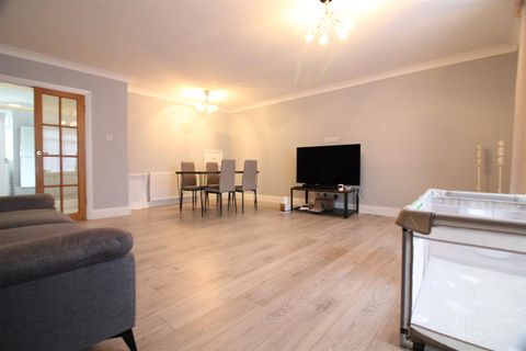 Wildoaks Close, Northwood HA6