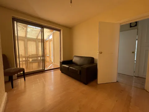 House in London, London Borough of Hillingdon - View 5
