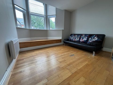 Apartment in Cardiff, Plasnewydd, Roath - View 2
