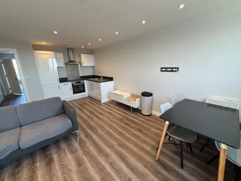 Apartment in Crosby, Waterloo