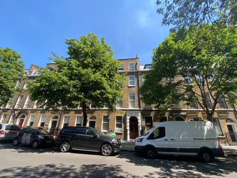 Doughty Street, Bloomsbury WC1N, Studio to rent