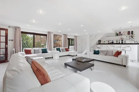 House in London Borough of Bromley, Chislehurst - View 5