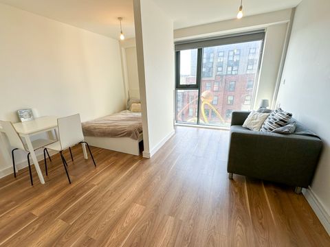 Wolstenholme Square L1, Studio to rent