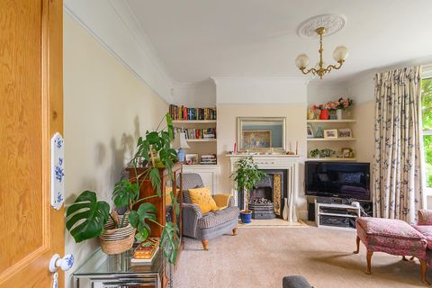 Overnhill Road, Downend BS16
