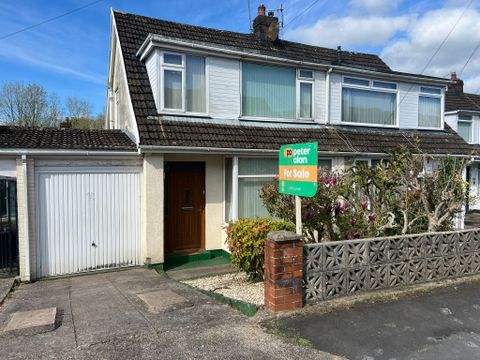 St. Aiden Drive, Killay, Swansea SA2