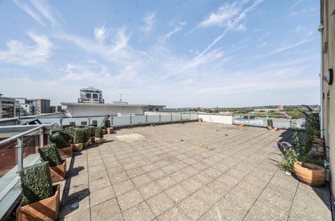 Apartment in London Borough of Barnet, Colindale - View 2