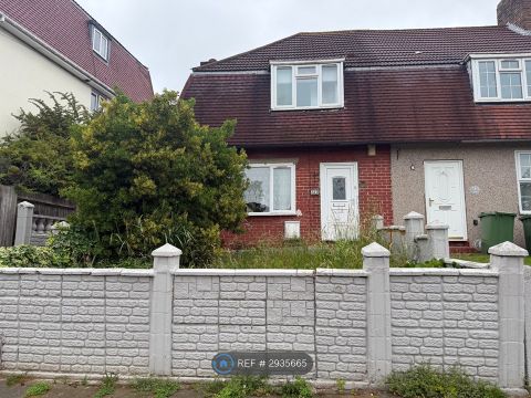 House in London, Downham - View 2