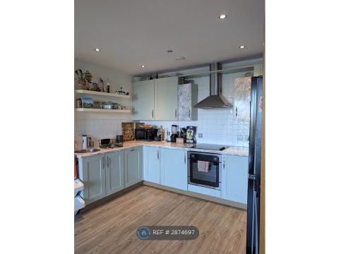 City South, Manchester M15