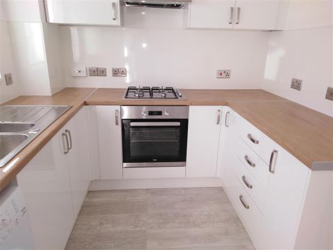 Broad Haven Close, Swansea SA5