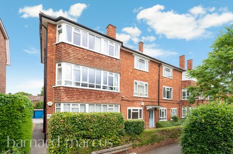 South Bank, Surbiton KT6, 2 bed flat for sale, £350,000 - Zoopla