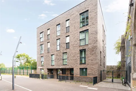 Apartment in London SW8 - View 5