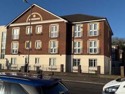 Brighton Road, Purley CR8