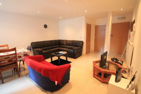 Miskin Street, Cardiff CF24 - View 2