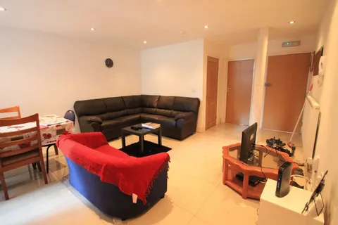 Miskin Street, Cardiff CF24