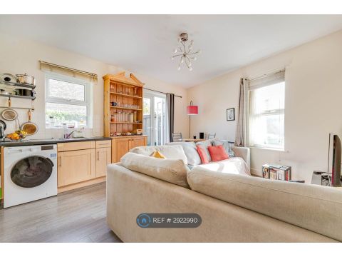Horatio House, London SW19