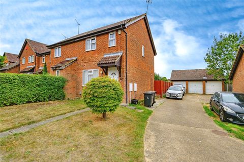 Goldcrest Close, Luton, Bedfordshire LU4, 3 bed end terrace house for ...