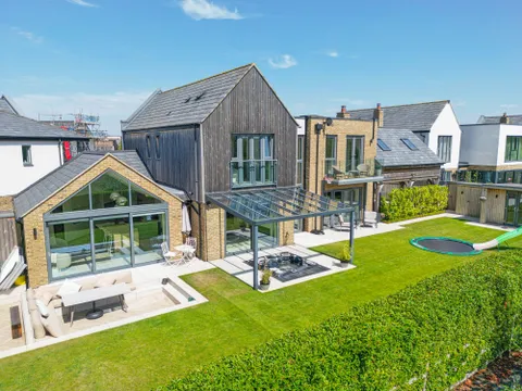 Ferranti Place, Oakgrove MK10 - View 5