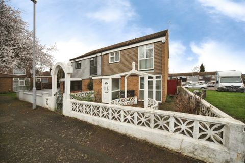 Erin Close, Luton LU4, 3 bed end terrace house for sale, £320,000 - Zoopla