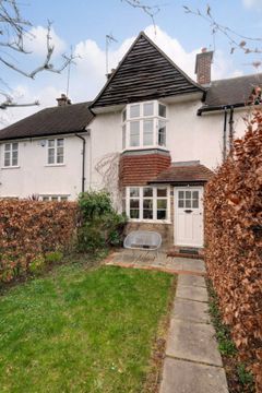 Creswick Walk, Hampstead Garden Suburb, London NW11